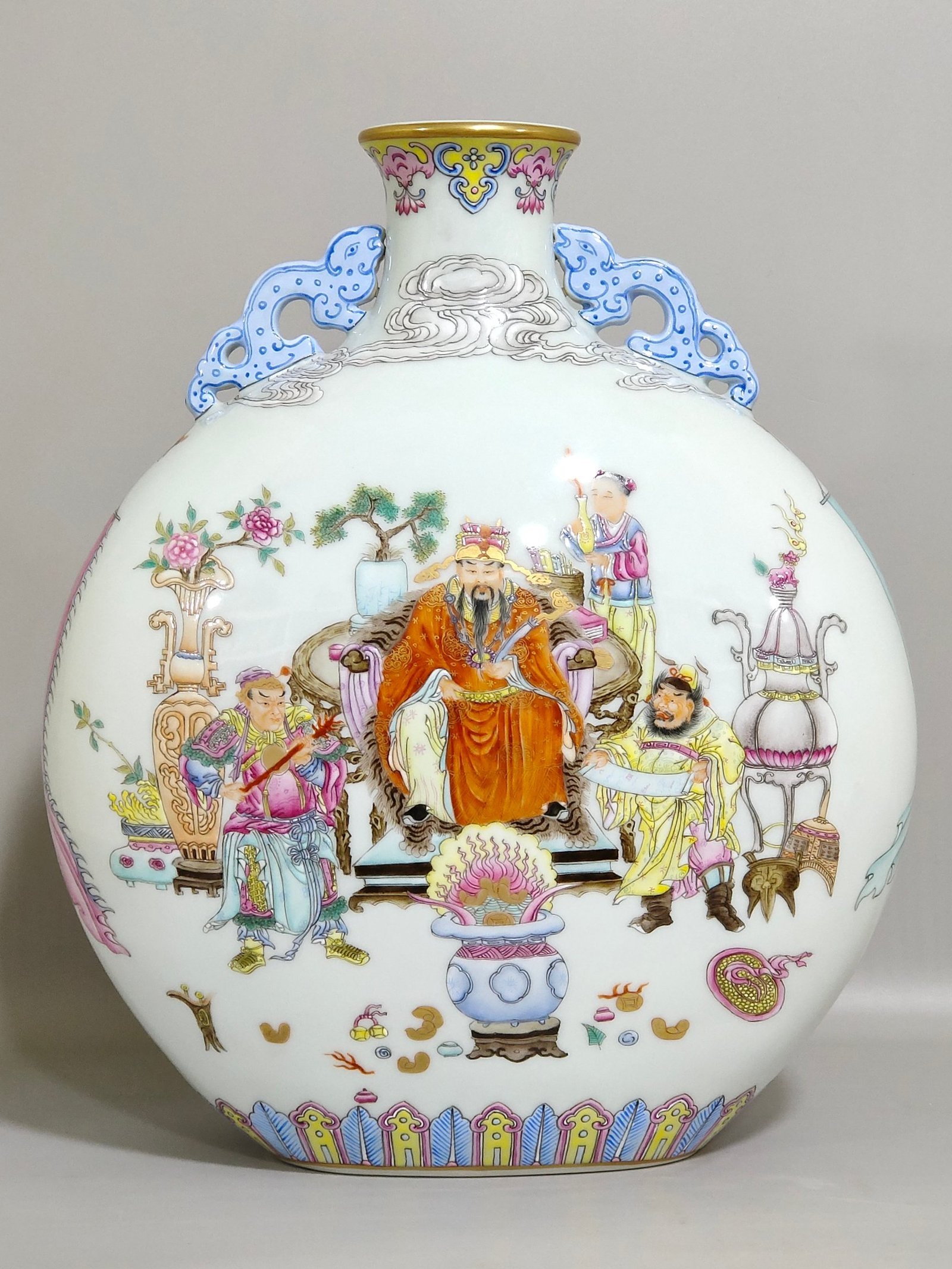 Qing Dynasty Qianlong the two gods of the sun and moon holding the moon vase