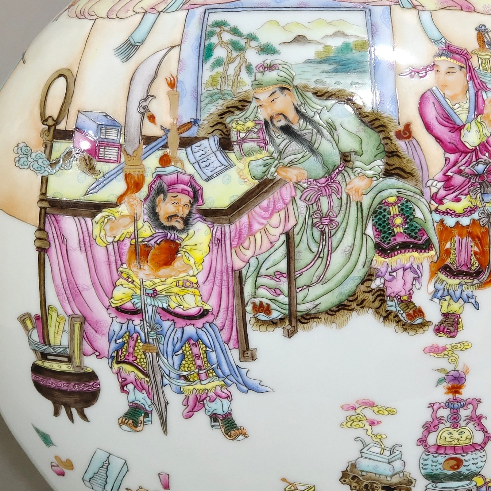 Qing Dynasty Qianlong the two gods of the sun and moon holding the moon vase