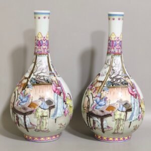 Qing Dynasty Qianlong character story vase