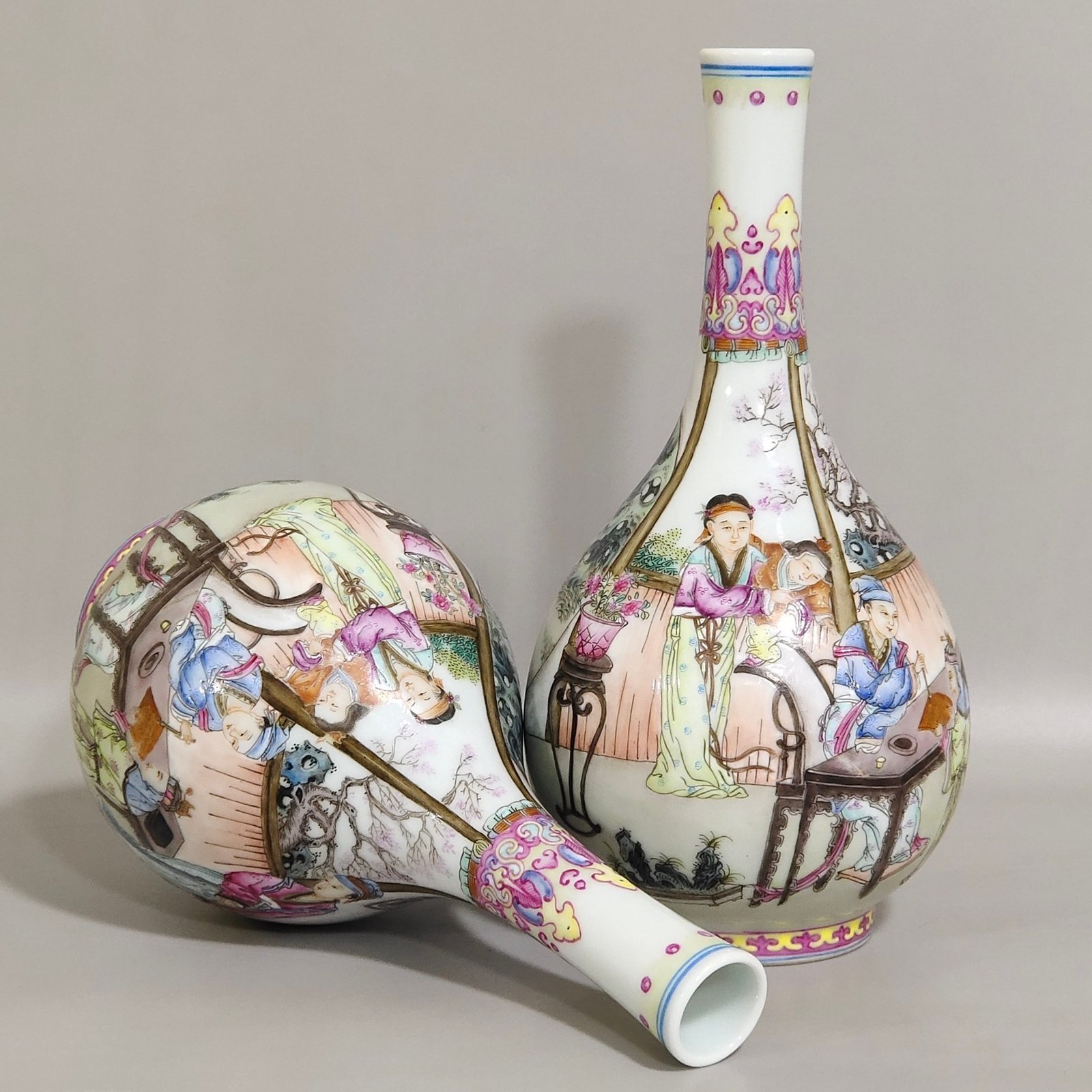 Qing Dynasty Qianlong character story vase