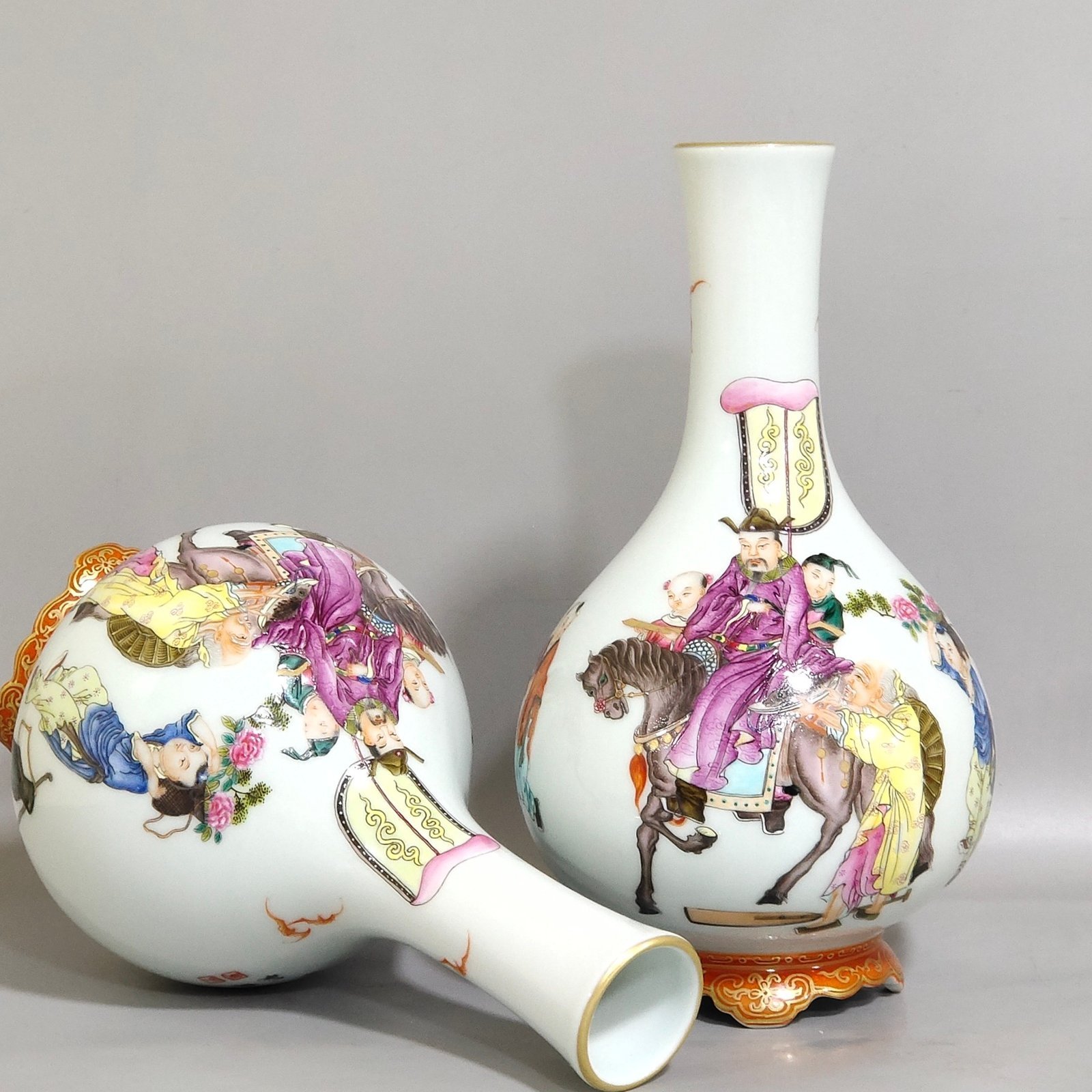 Qing Dynasty Qianlong character story vase