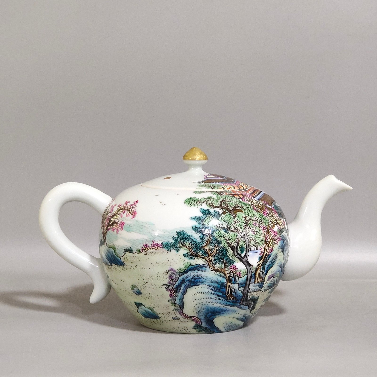 Qing Dynasty Qianlong character story teapot