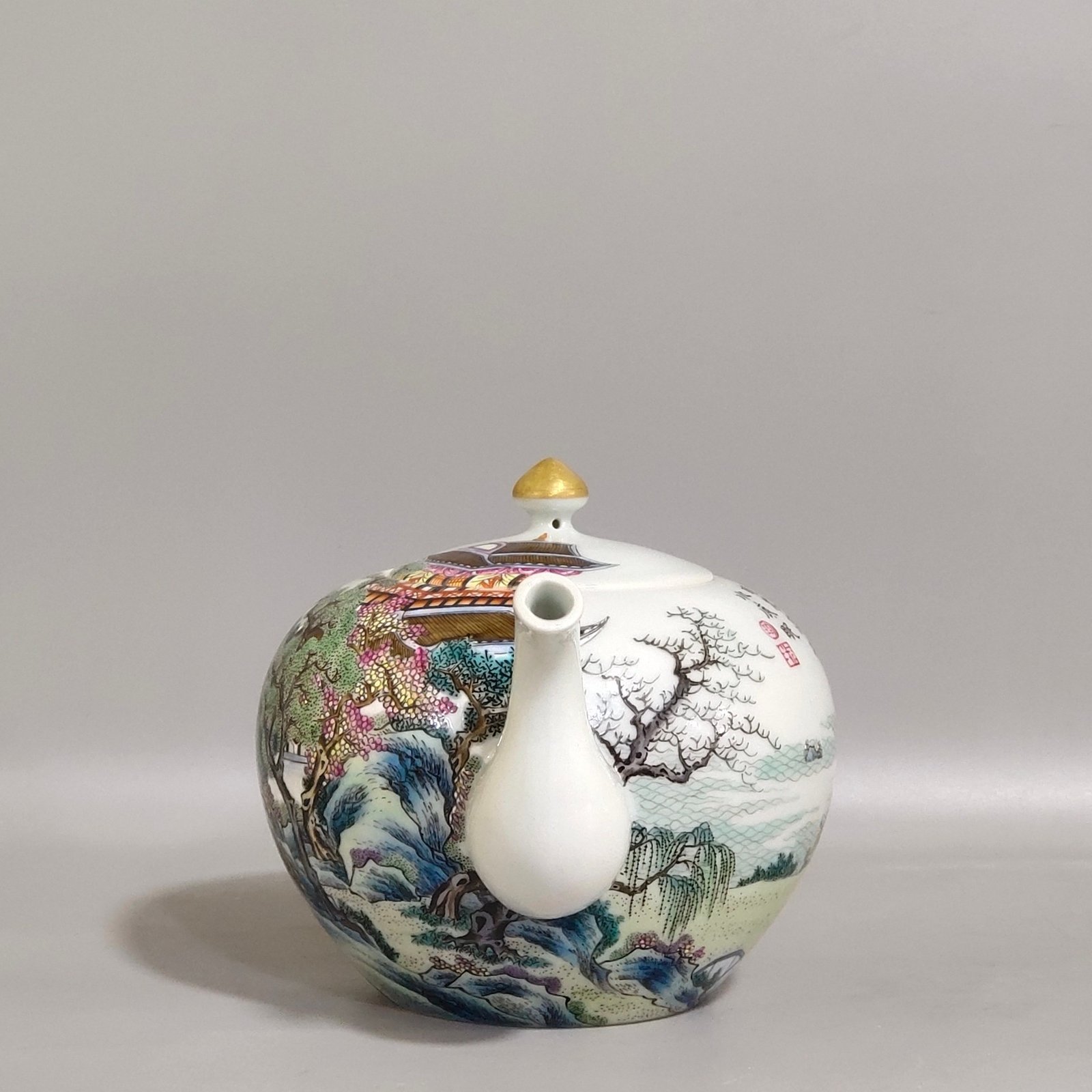 Qing Dynasty Qianlong character story teapot