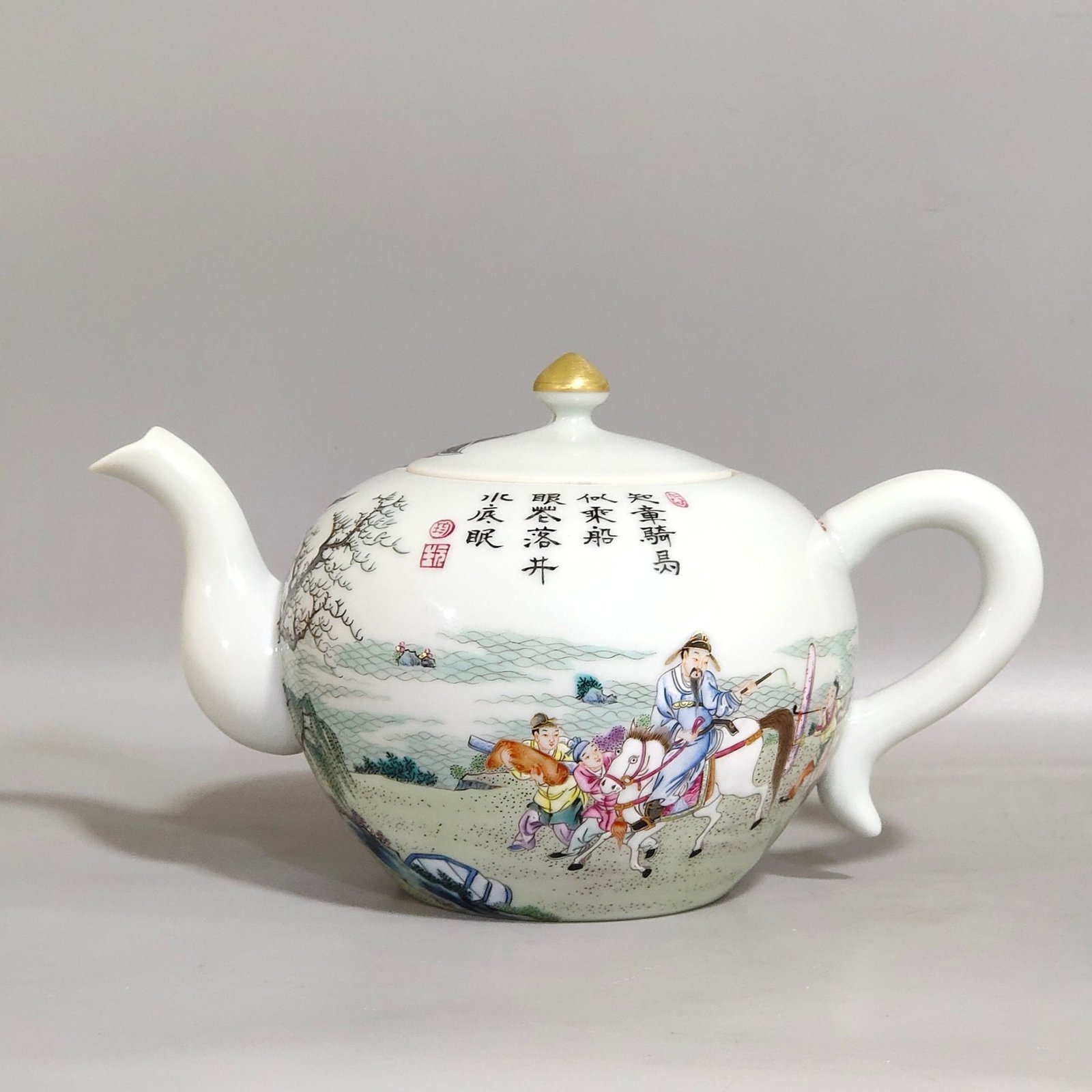 Qing Dynasty Qianlong character story teapot