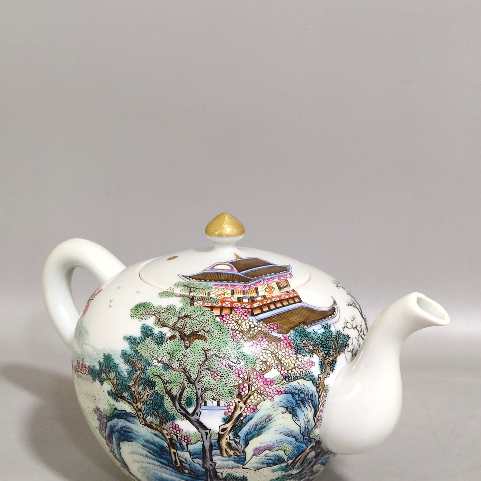 Qing Dynasty Qianlong character story teapot
