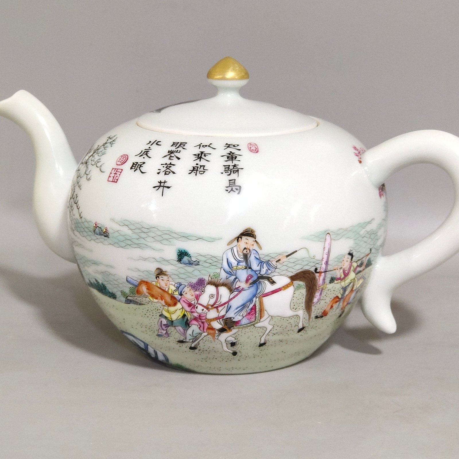 Qing Dynasty Qianlong character story teapot