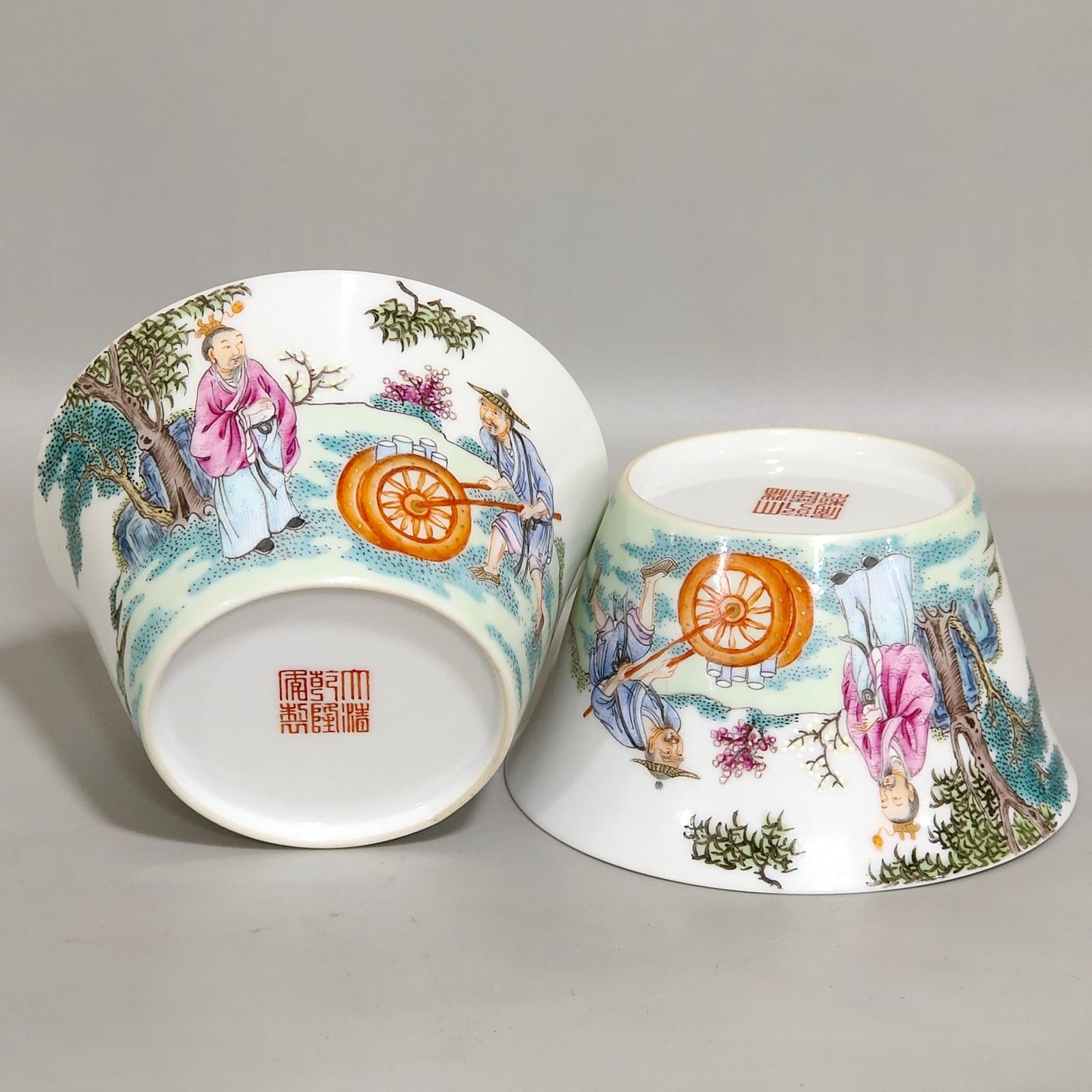 Qing Dynasty Qianlong thin cup with poem written by Ruyang Sandou Figure