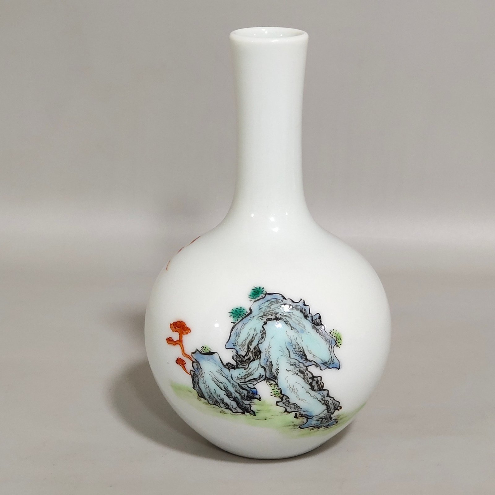 Qing Dynasty Qianlong A small celestial sphere vase