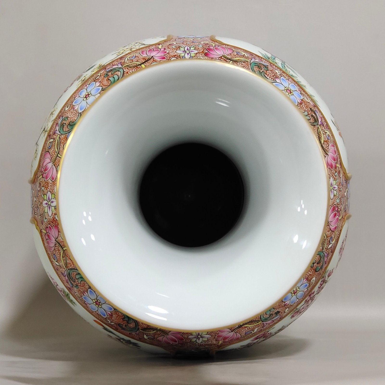 Qing Dynasty Qianlong a four-season flower vase