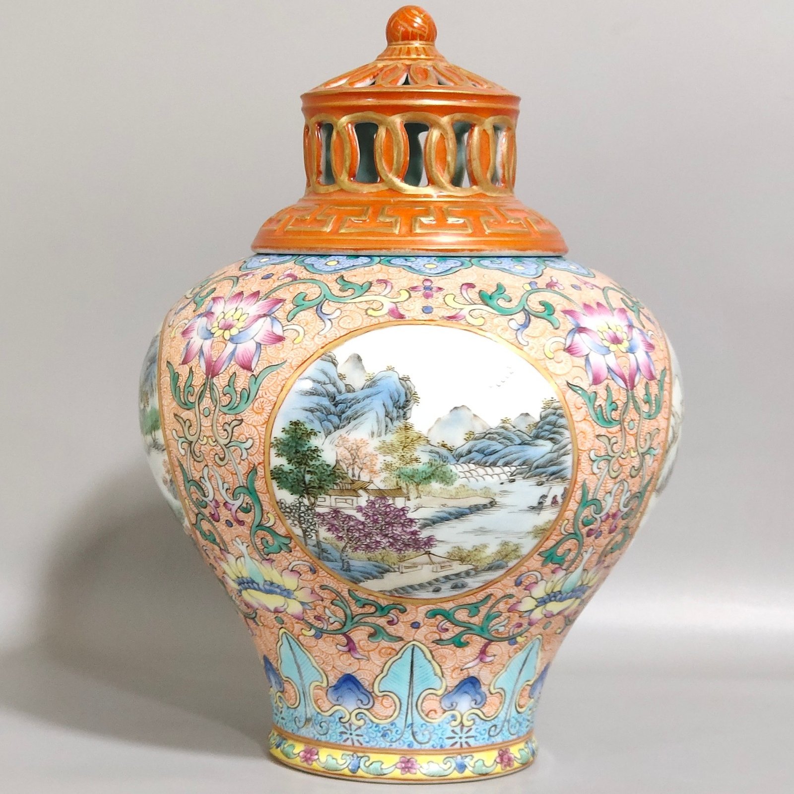 Qing Dynasty Qianlong a window-opening fragrance diffuser