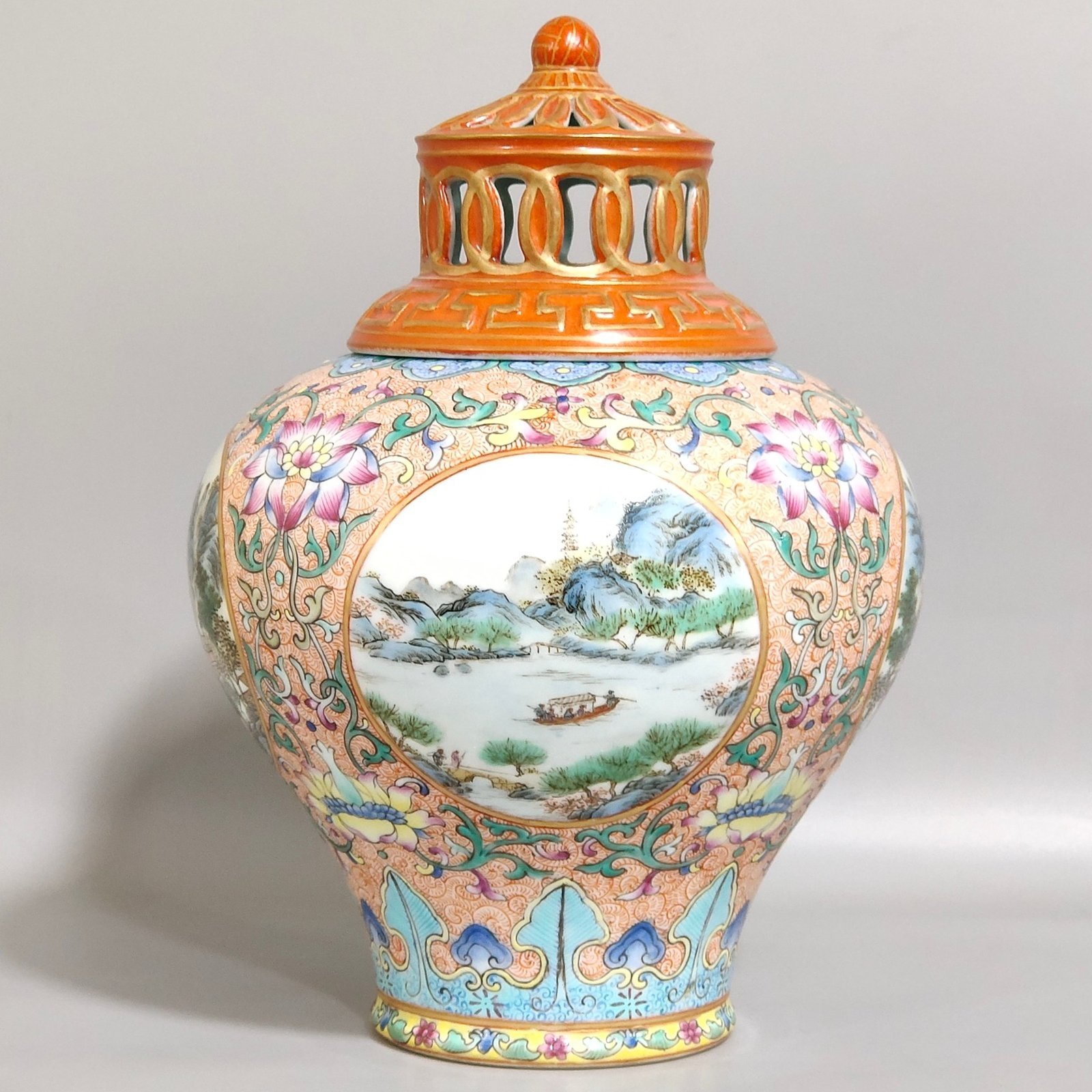 Qing Dynasty Qianlong a window-opening fragrance diffuser