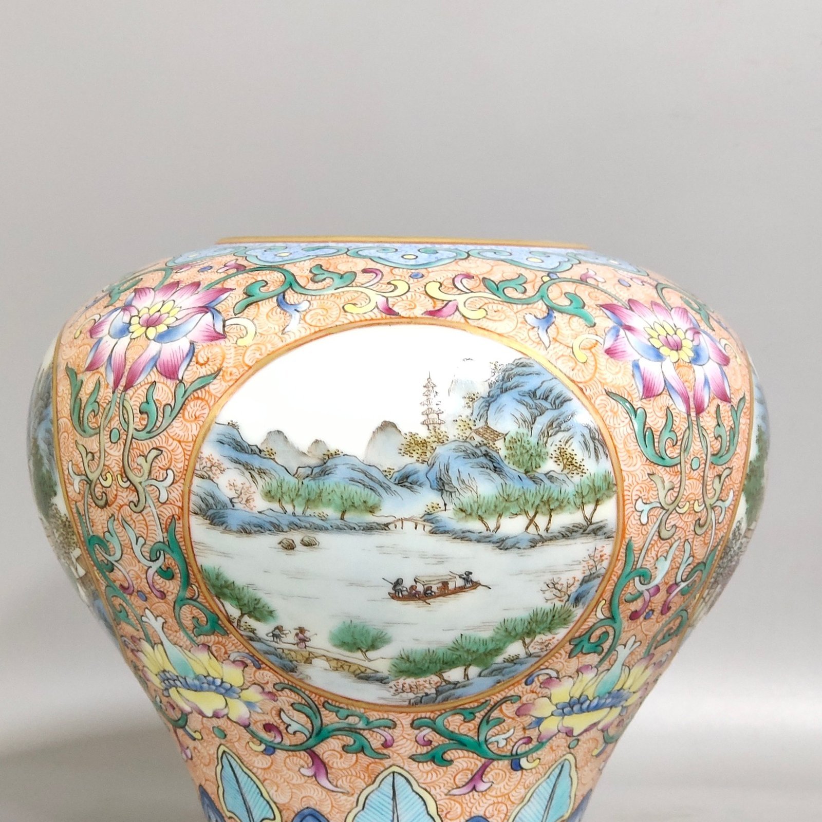 Qing Dynasty Qianlong a window-opening fragrance diffuser