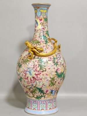 Qing Dynasty Qianlong a flower-shaped dragon vase