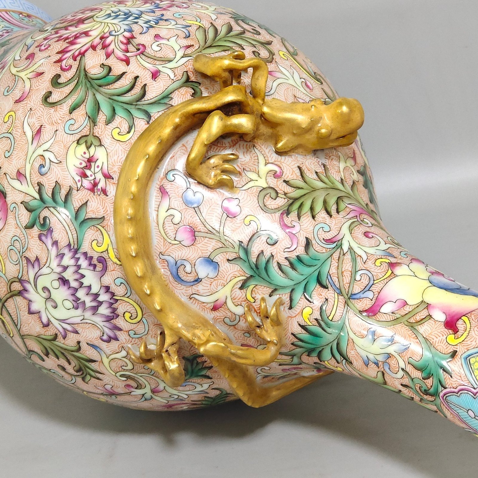 Qing Dynasty Qianlong a flower-shaped dragon vase