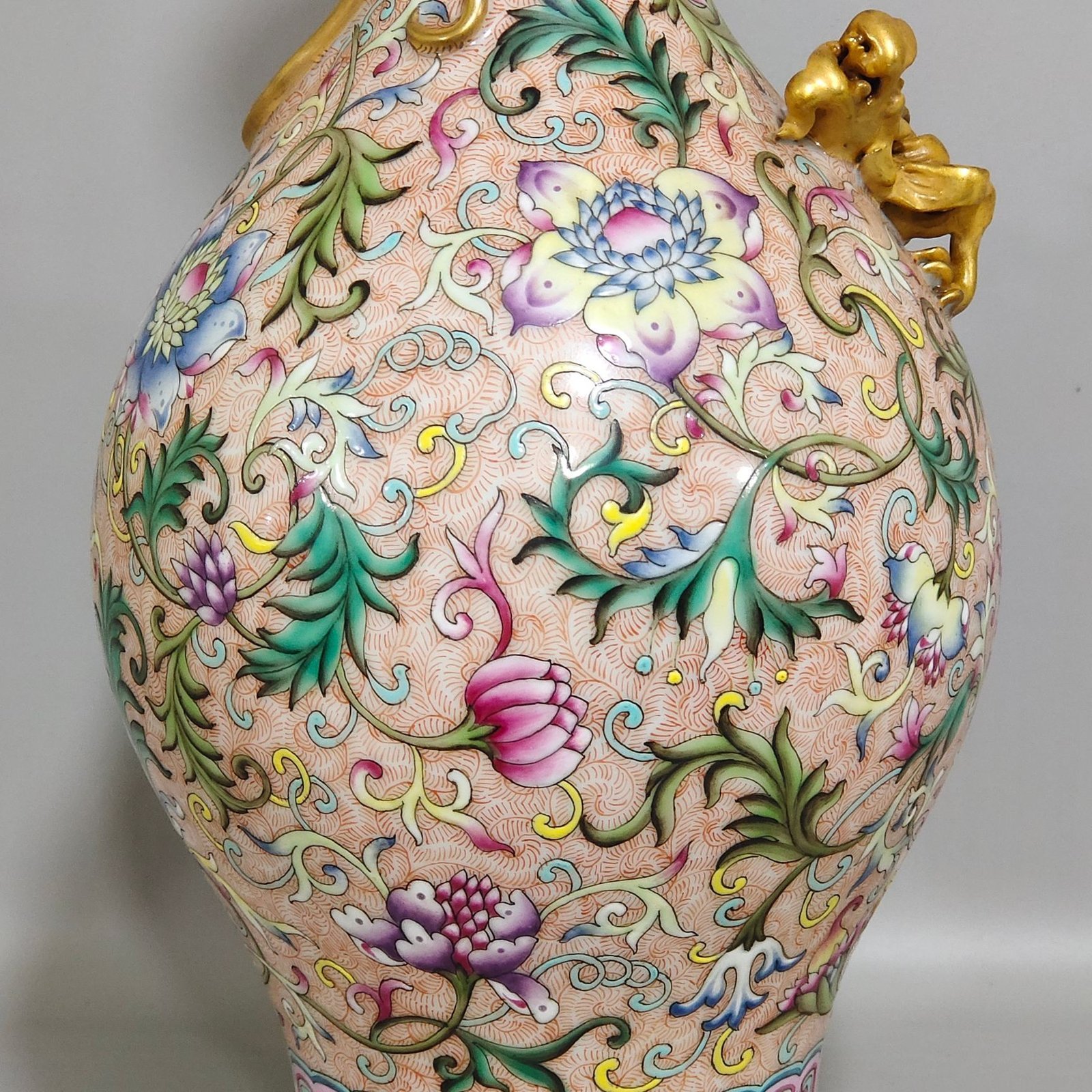 Qing Dynasty Qianlong a flower-shaped dragon vase