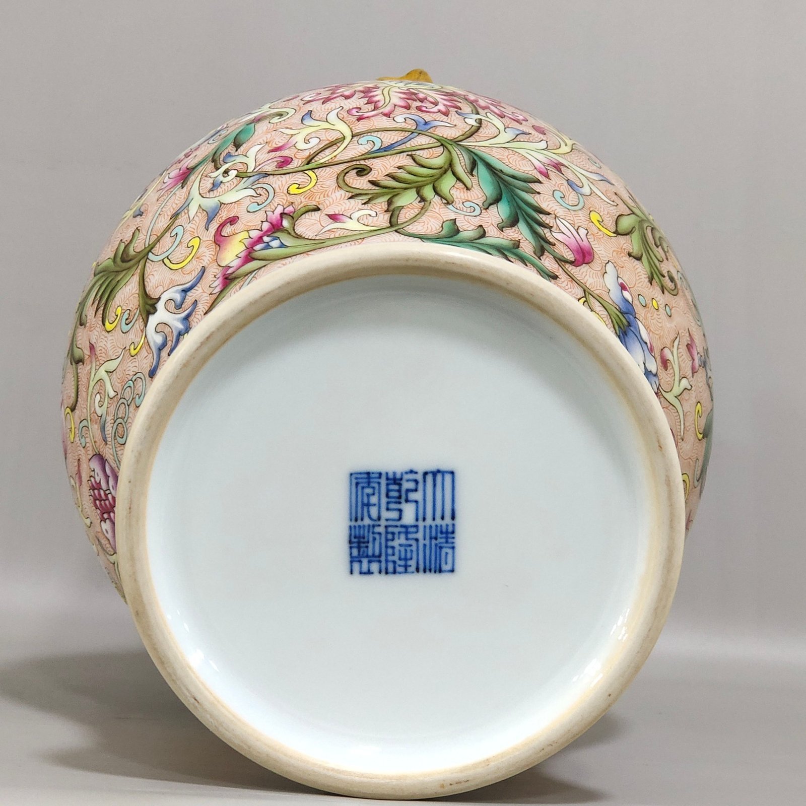 Qing Dynasty Qianlong a flower-shaped dragon vase