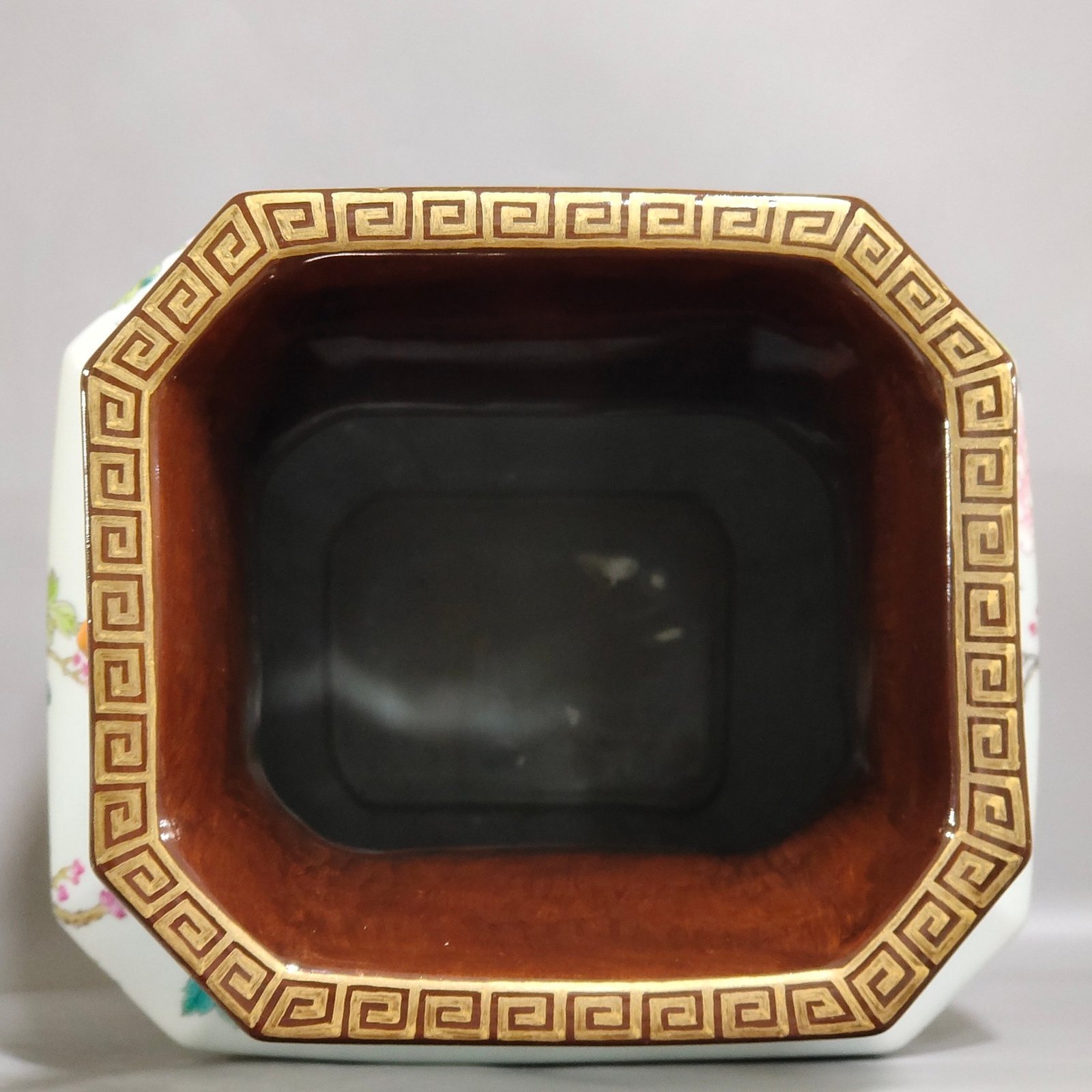 Qing Dynasty Qianlong phoenix pierced with peonies and eight sides of the ears
