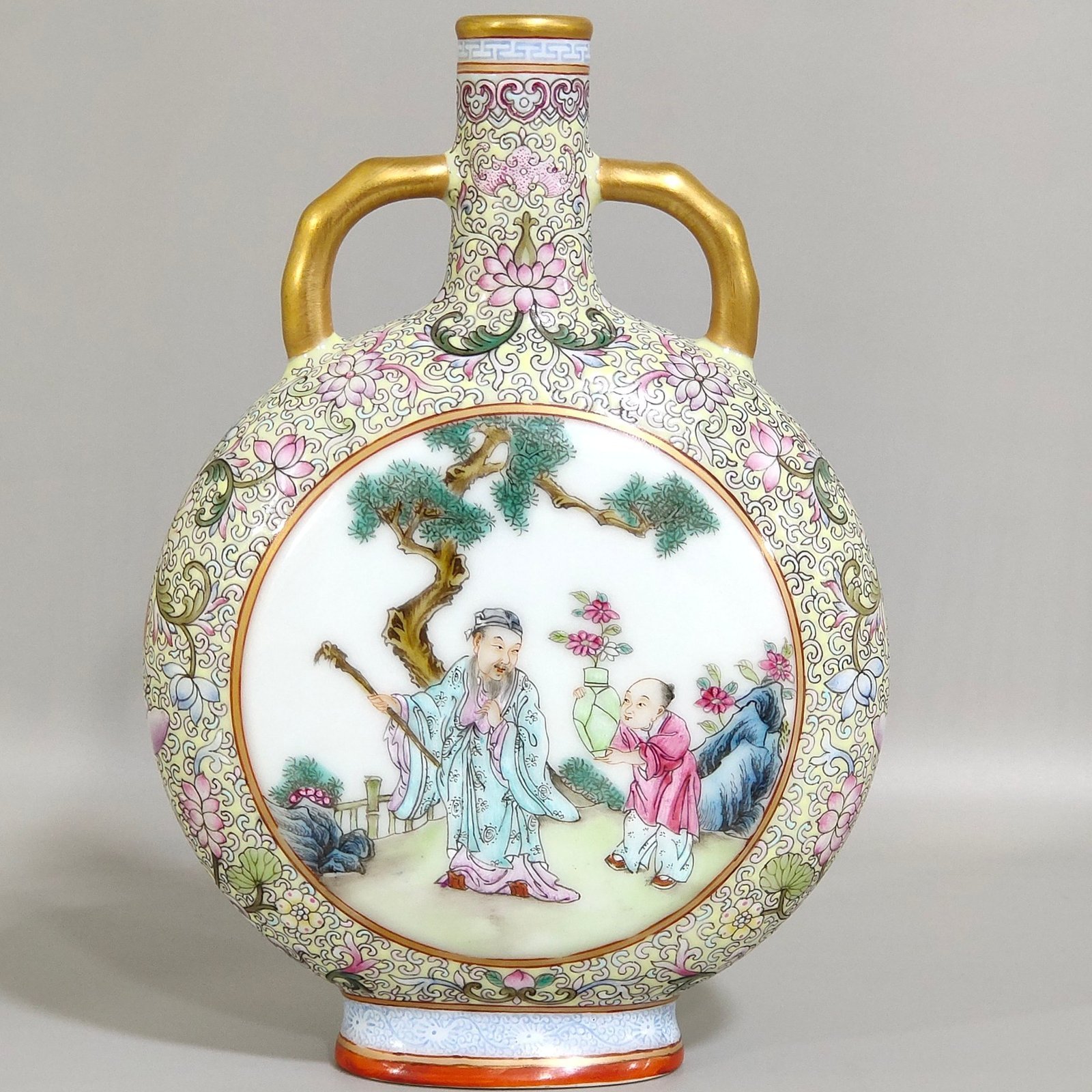 Qing Dynasty Qianlong Gu Yuexuan window character story holding moon vase