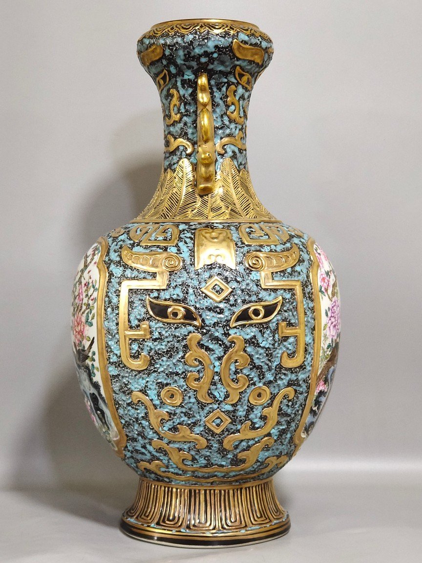 Qing Dynasty Qianlong bronze color window flower and bird amphorae