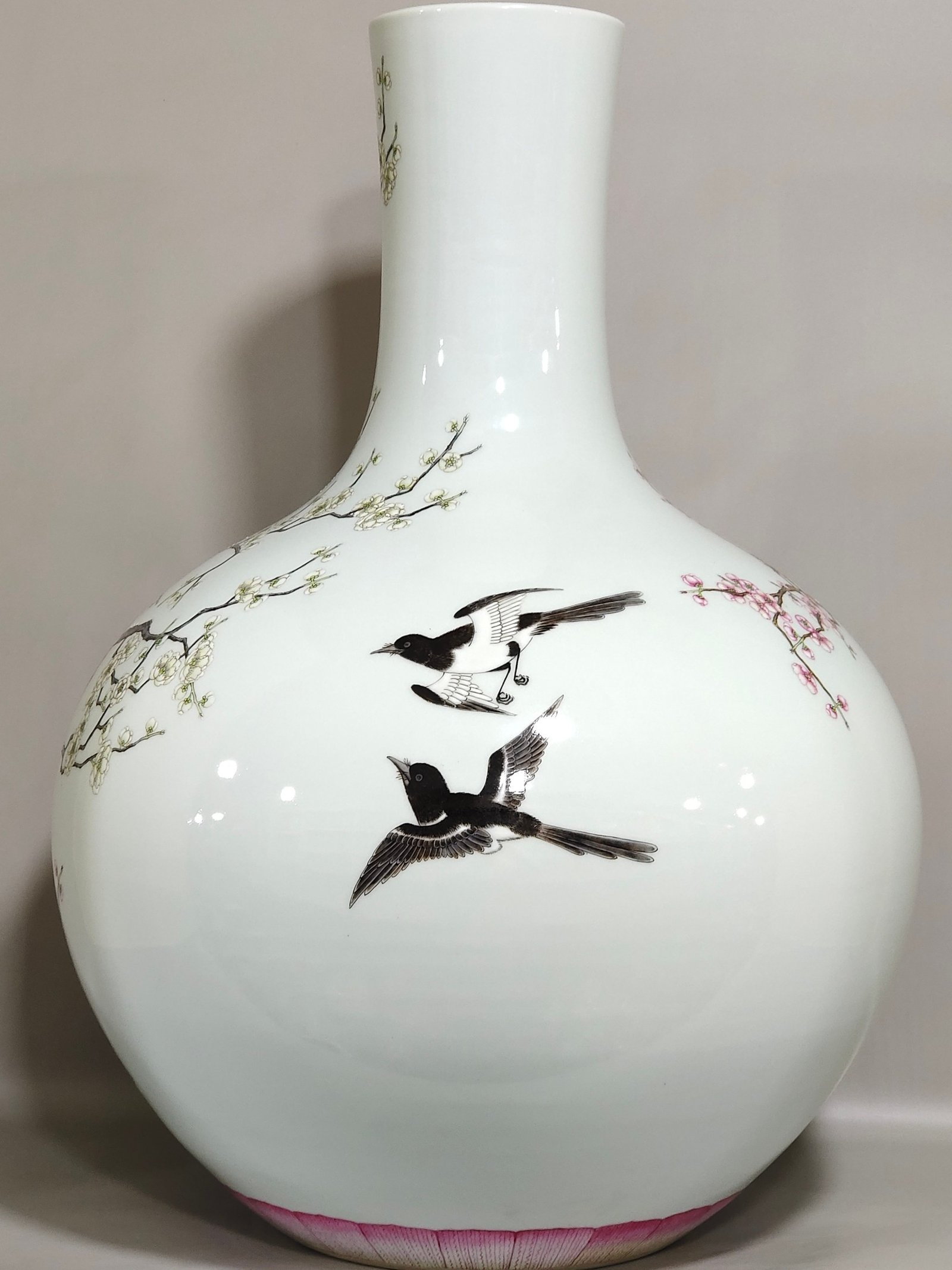 Qing Dynasty Qianlong a celestial sphere vase