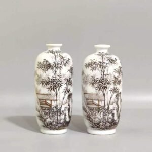 Qing Dynasty Qianlong ink and bamboo crane snuff bottle