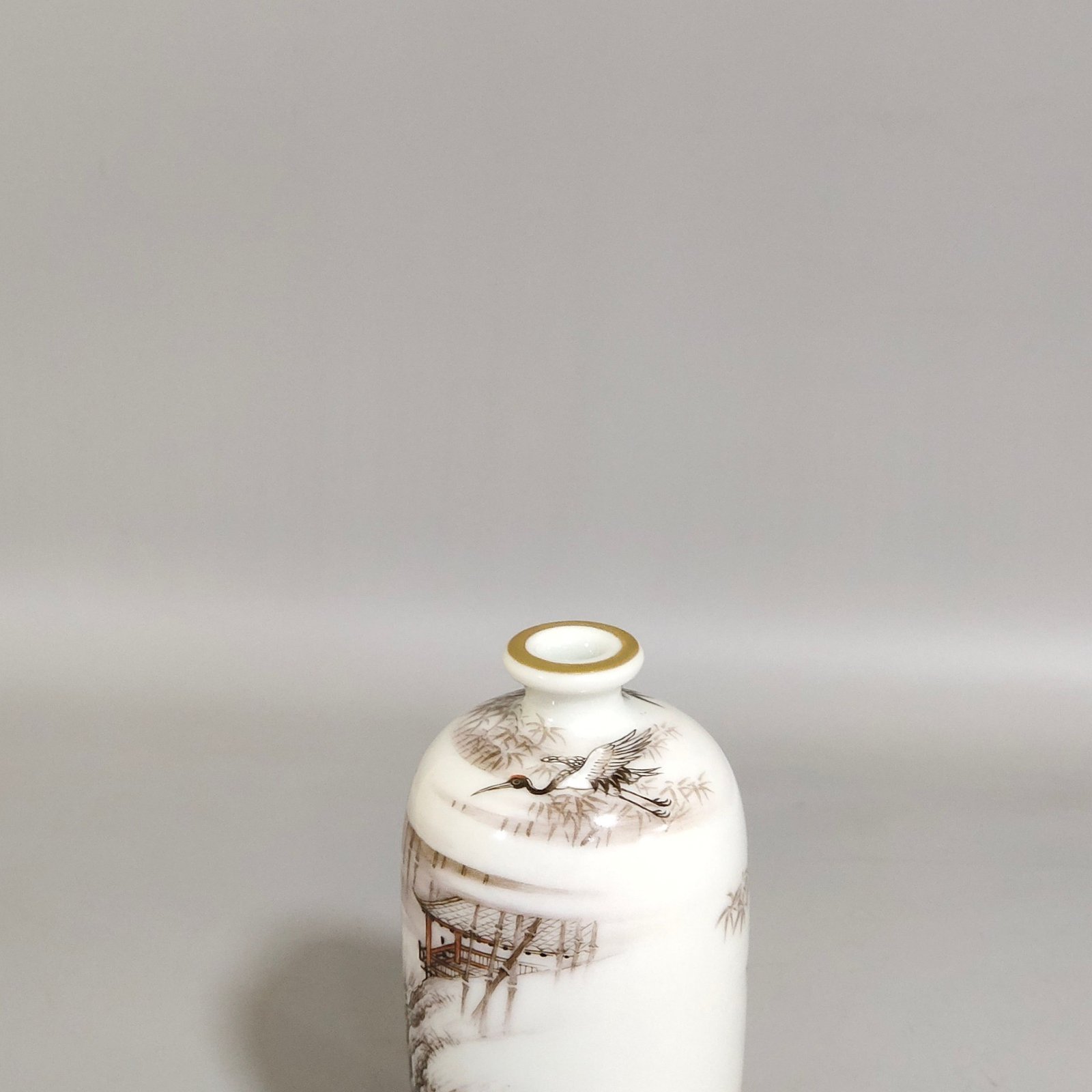 Qing Dynasty Qianlong ink and bamboo crane snuff bottle