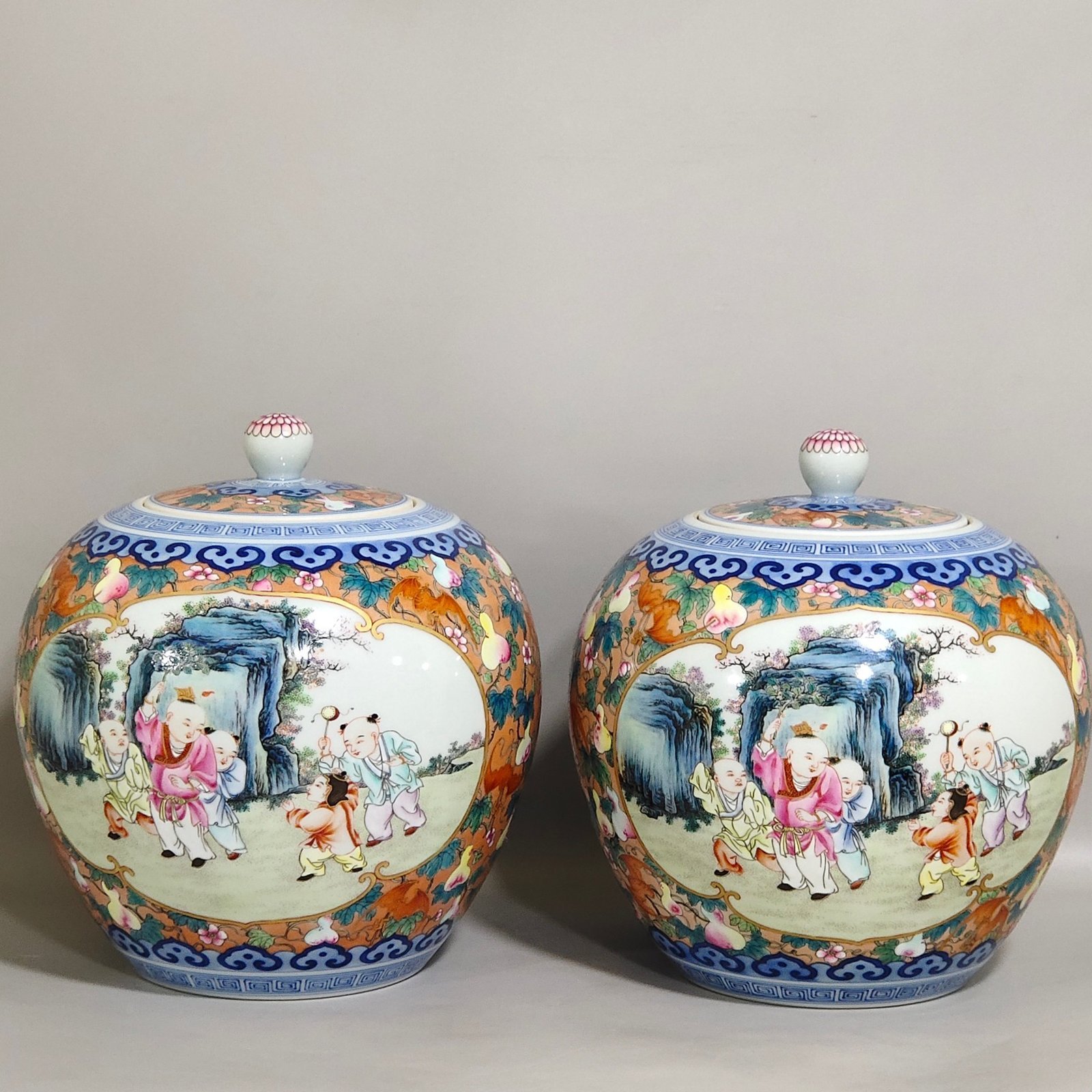 Qing Dynasty Qianlong Duozi Duofu tea jar