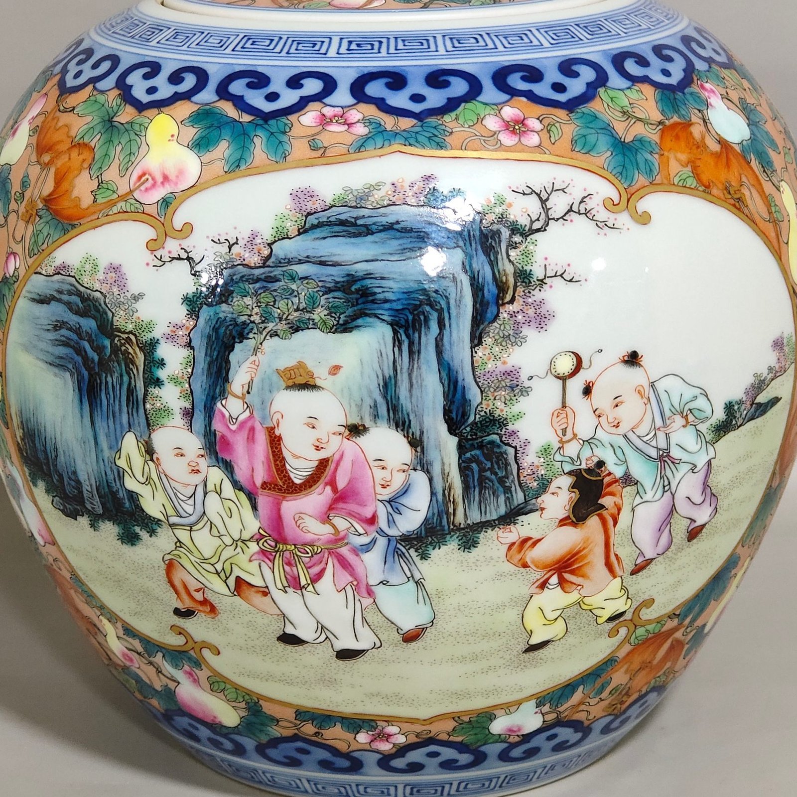 Qing Dynasty Qianlong Duozi Duofu tea jar