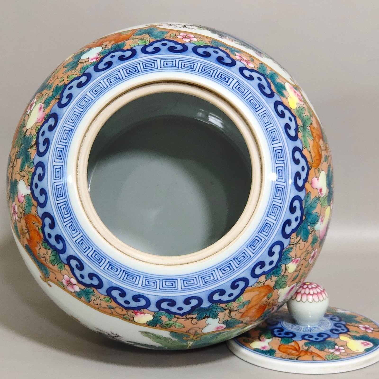 Qing Dynasty Qianlong Duozi Duofu tea jar