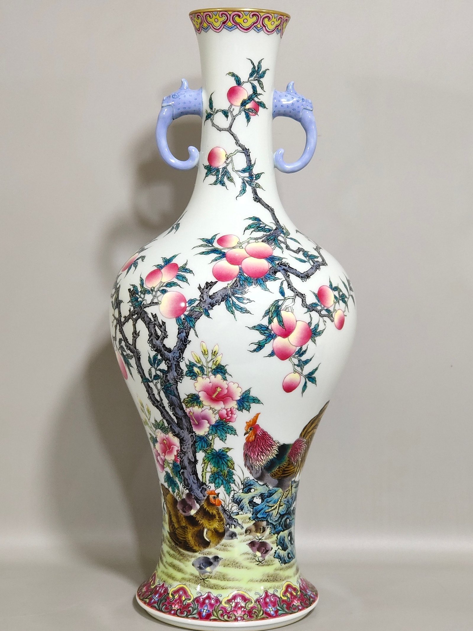 Qing Dynasty Qianlong had good fortune an elephant-ear vase