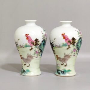 Qing Dynasty Qianlong Daji Dali plum vase