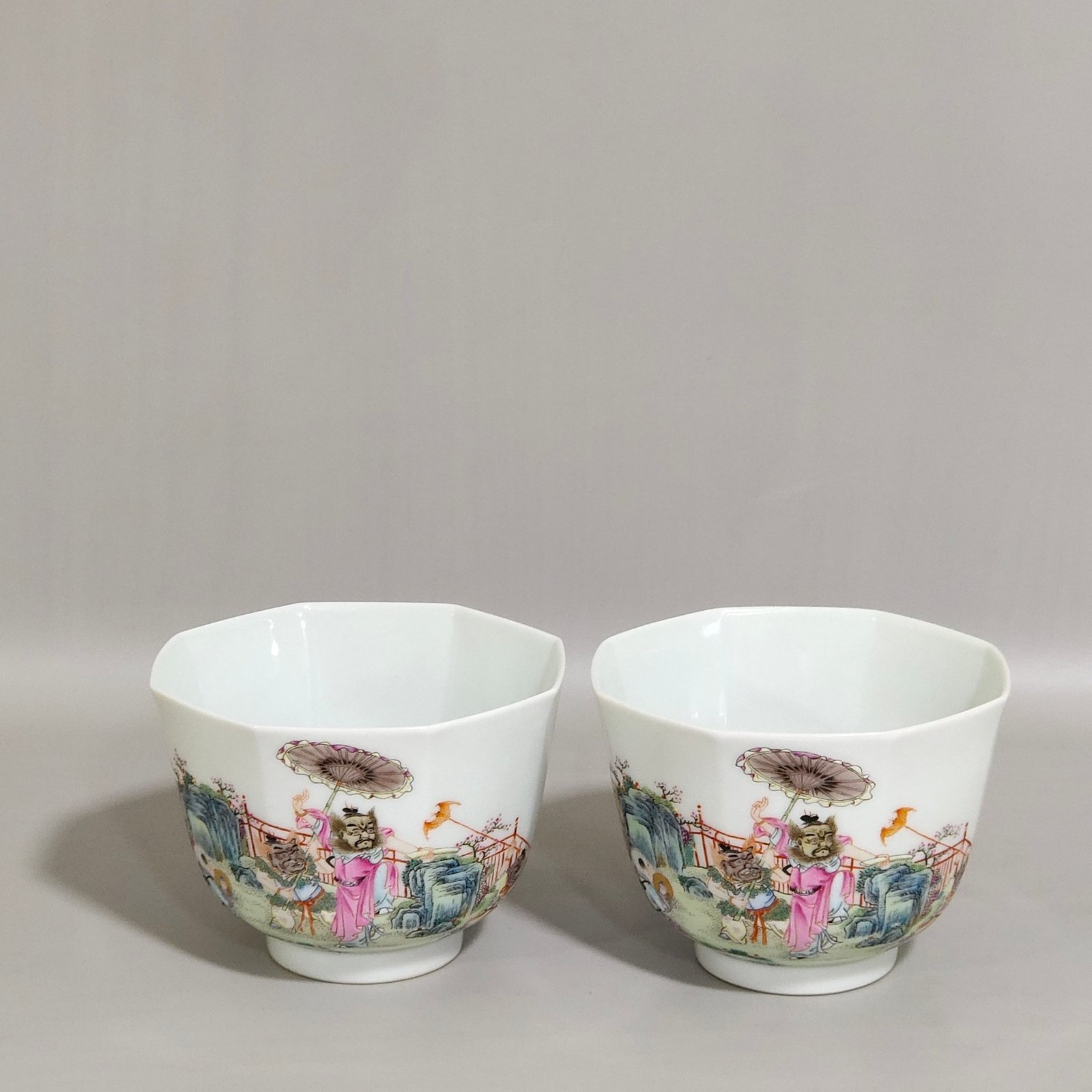 Qing Dynasty Qianlong Infant Playing Cup