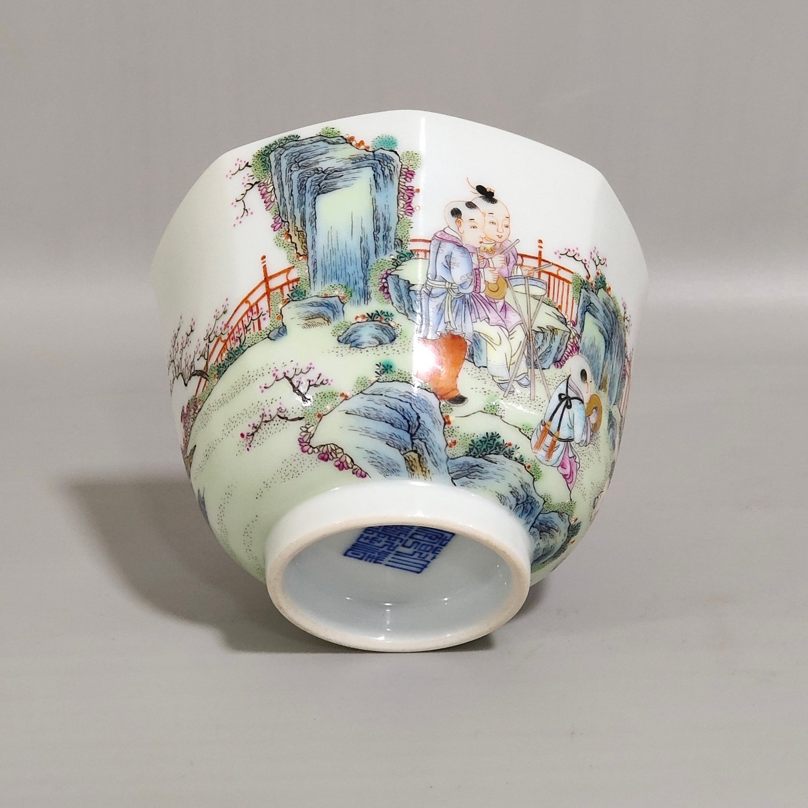 Qing Dynasty Qianlong Infant Playing Cup