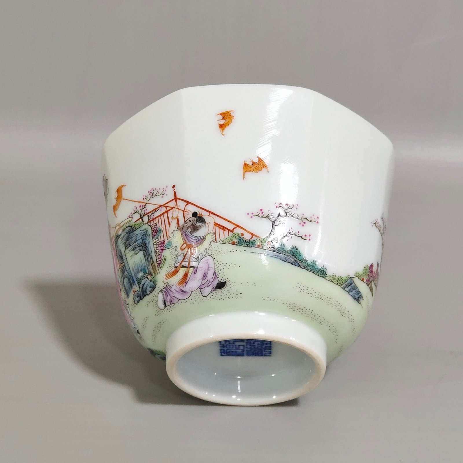 Qing Dynasty Qianlong Infant Playing Cup