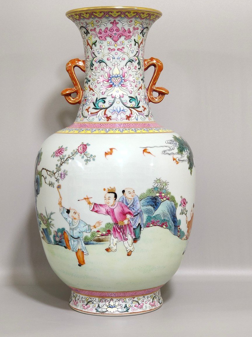 Qing Dynasty Qianlong infant play amphorae