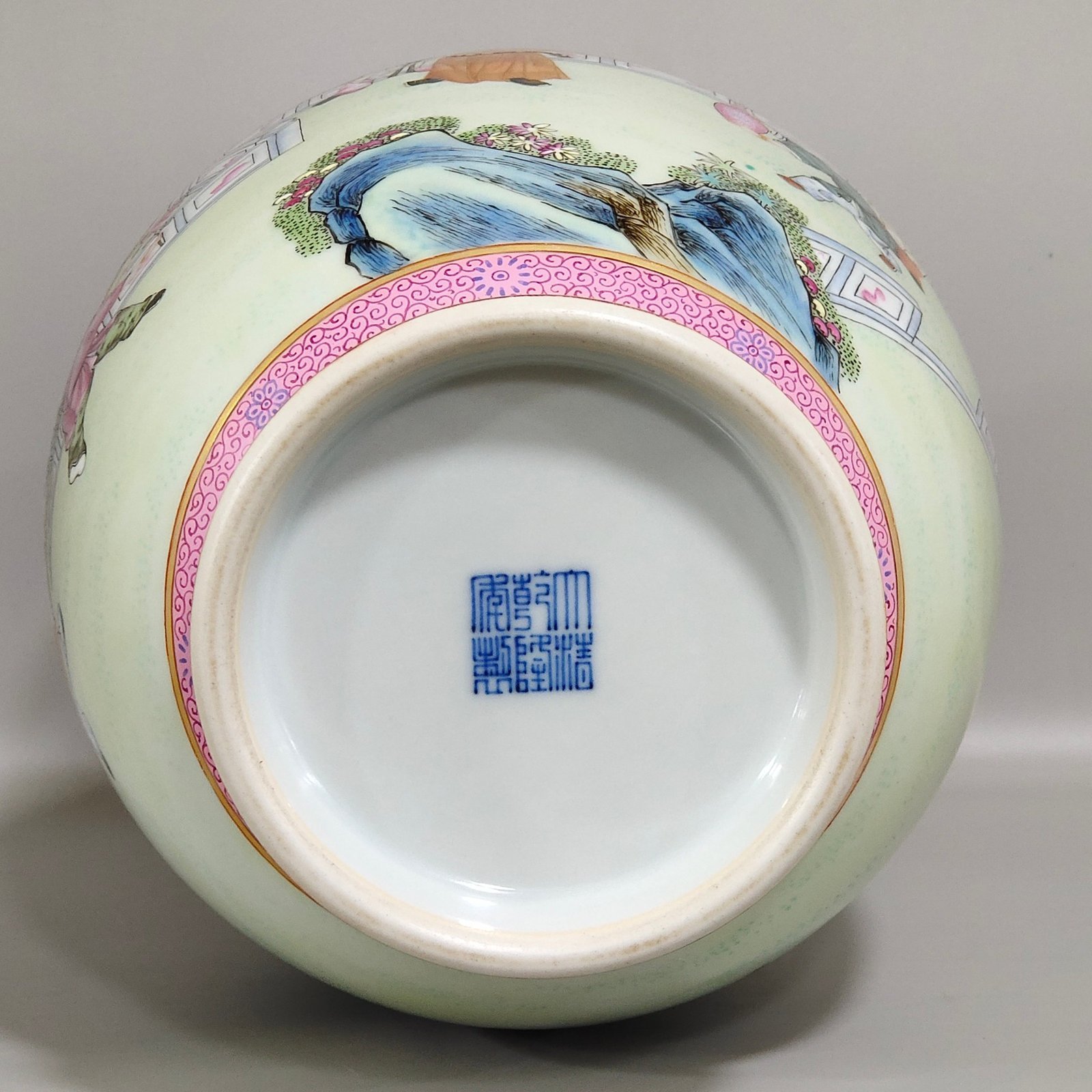 Qing Dynasty Qianlong infant play amphorae