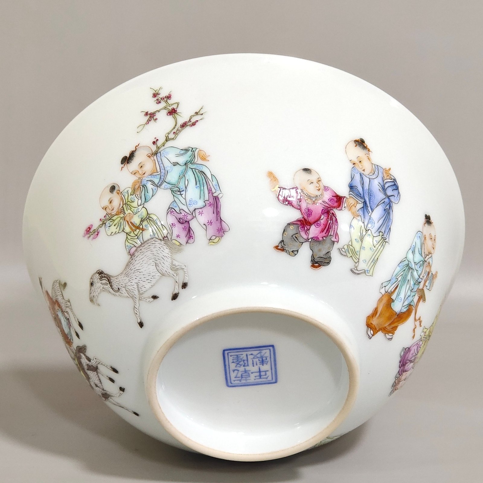 Qing Dynasty Qianlong infant play bowl