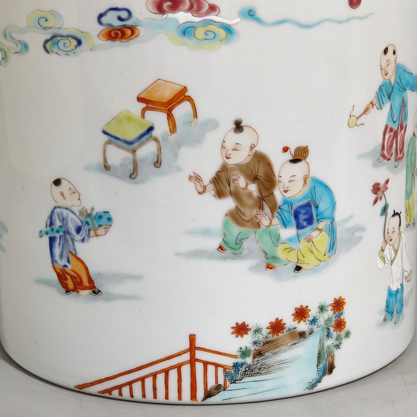 Qing Dynasty Qianlong Infant Play Painting Pen Holder
