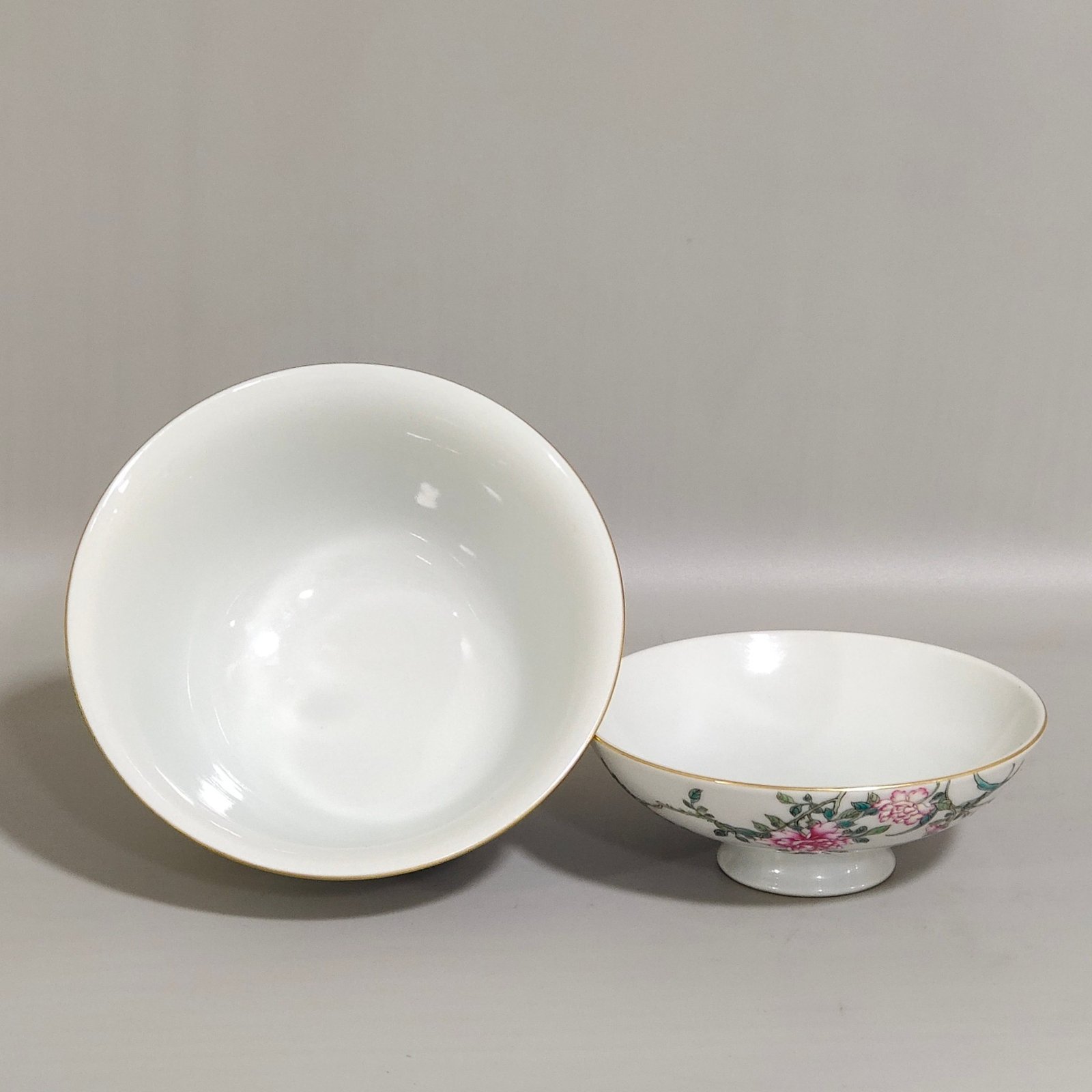 Qing Dynasty Qianlong A bowl who lived and worked in peace and contentment