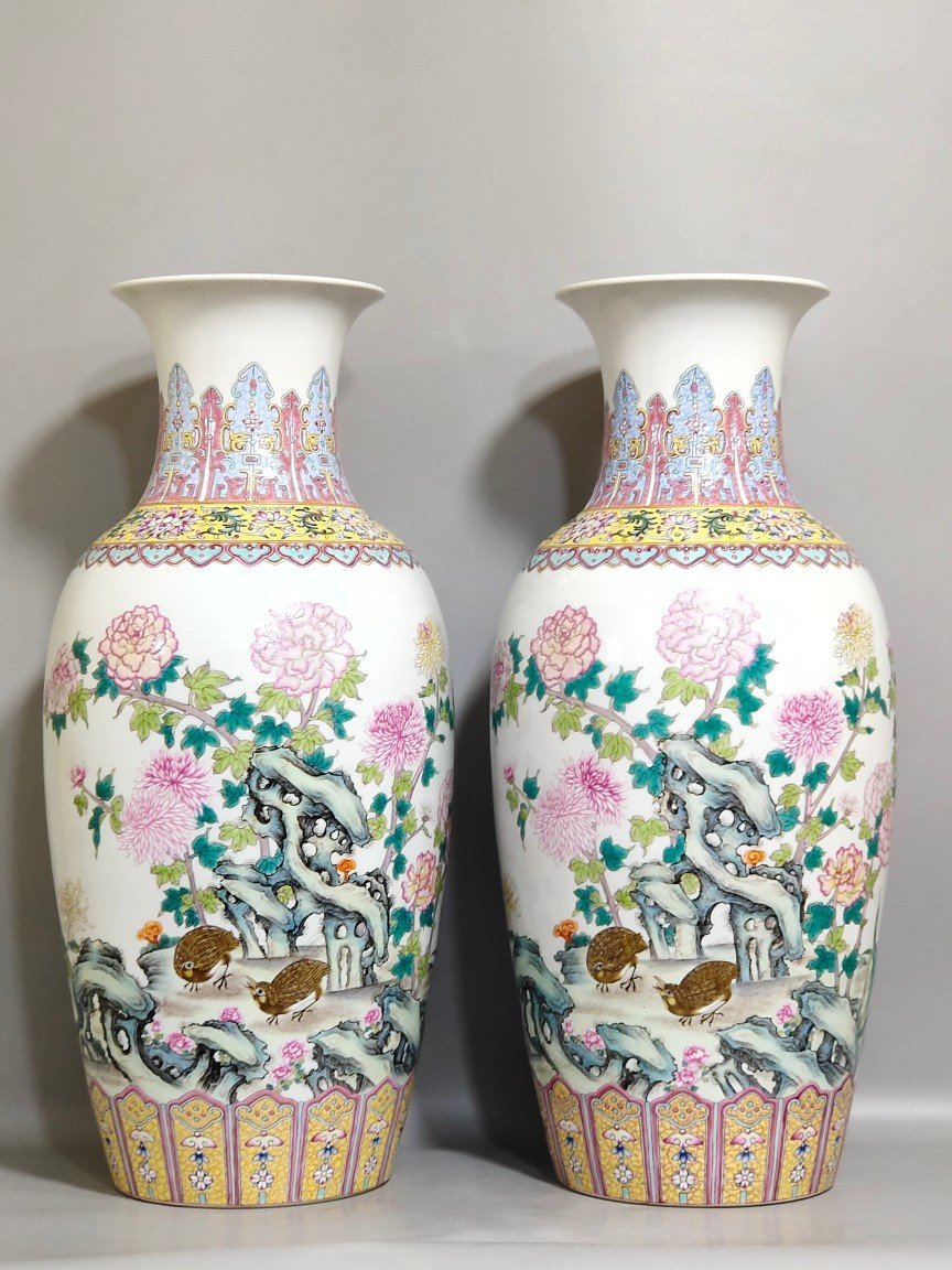 Qing Dynasty Qianlong lived and worked in peace and contentment Guanyin bottle