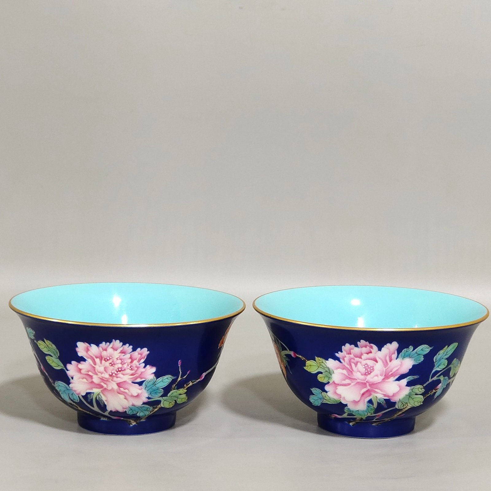 Qing Dynasty Qianlong sapphire blue-glazed peony cup