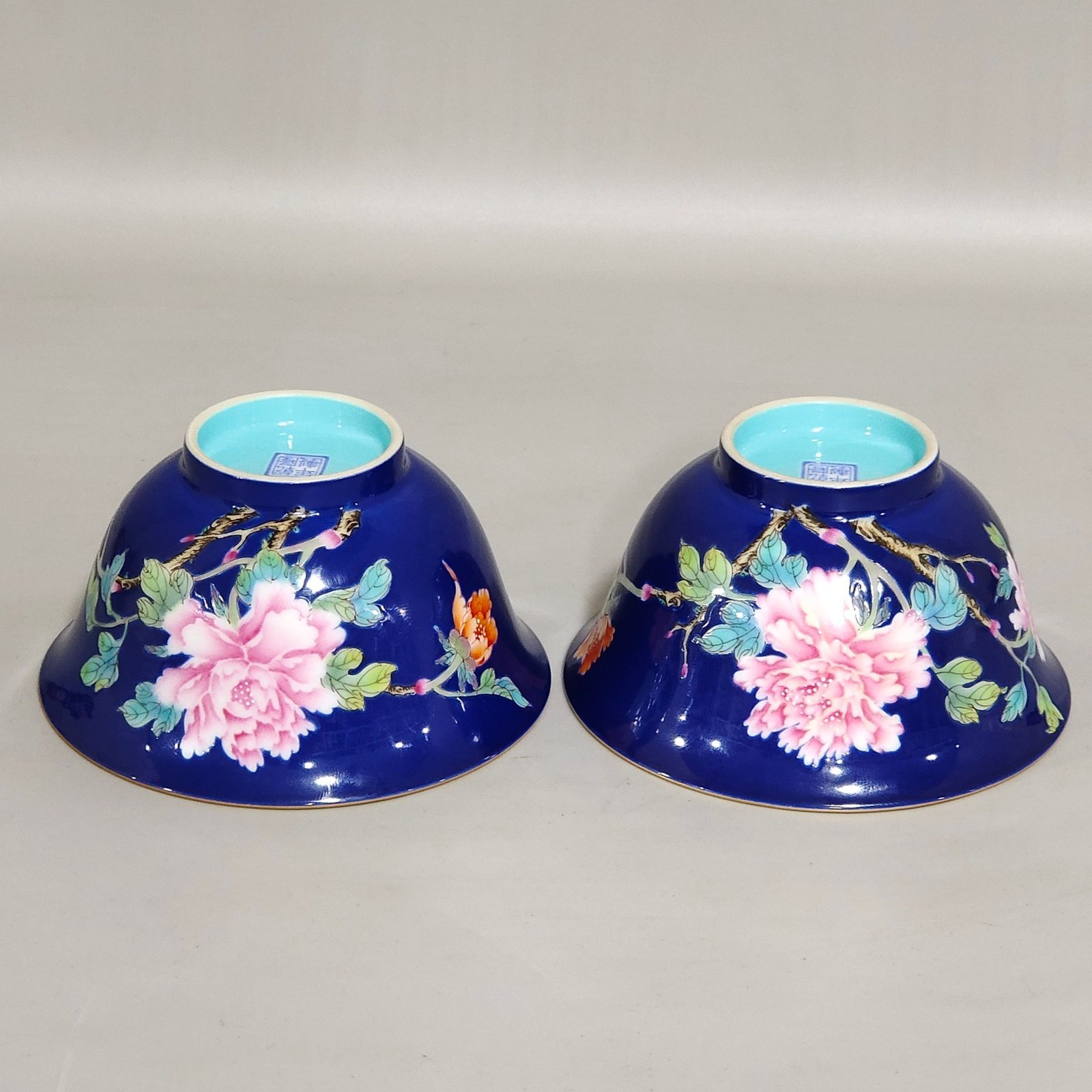 Qing Dynasty Qianlong sapphire blue-glazed peony cup