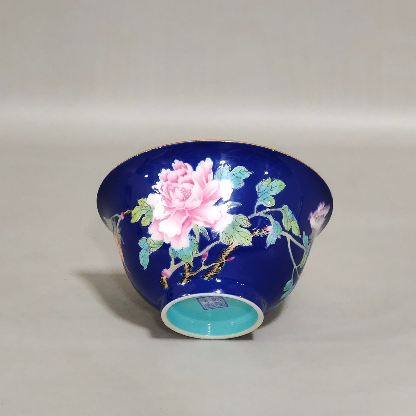 Qing Dynasty Qianlong sapphire blue-glazed peony cup