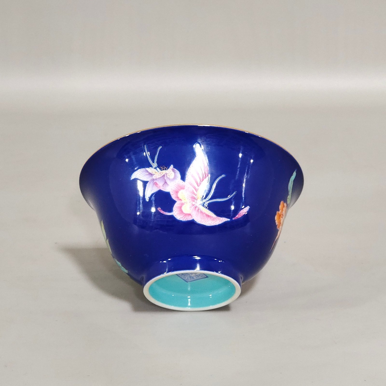 Qing Dynasty Qianlong sapphire blue-glazed peony cup