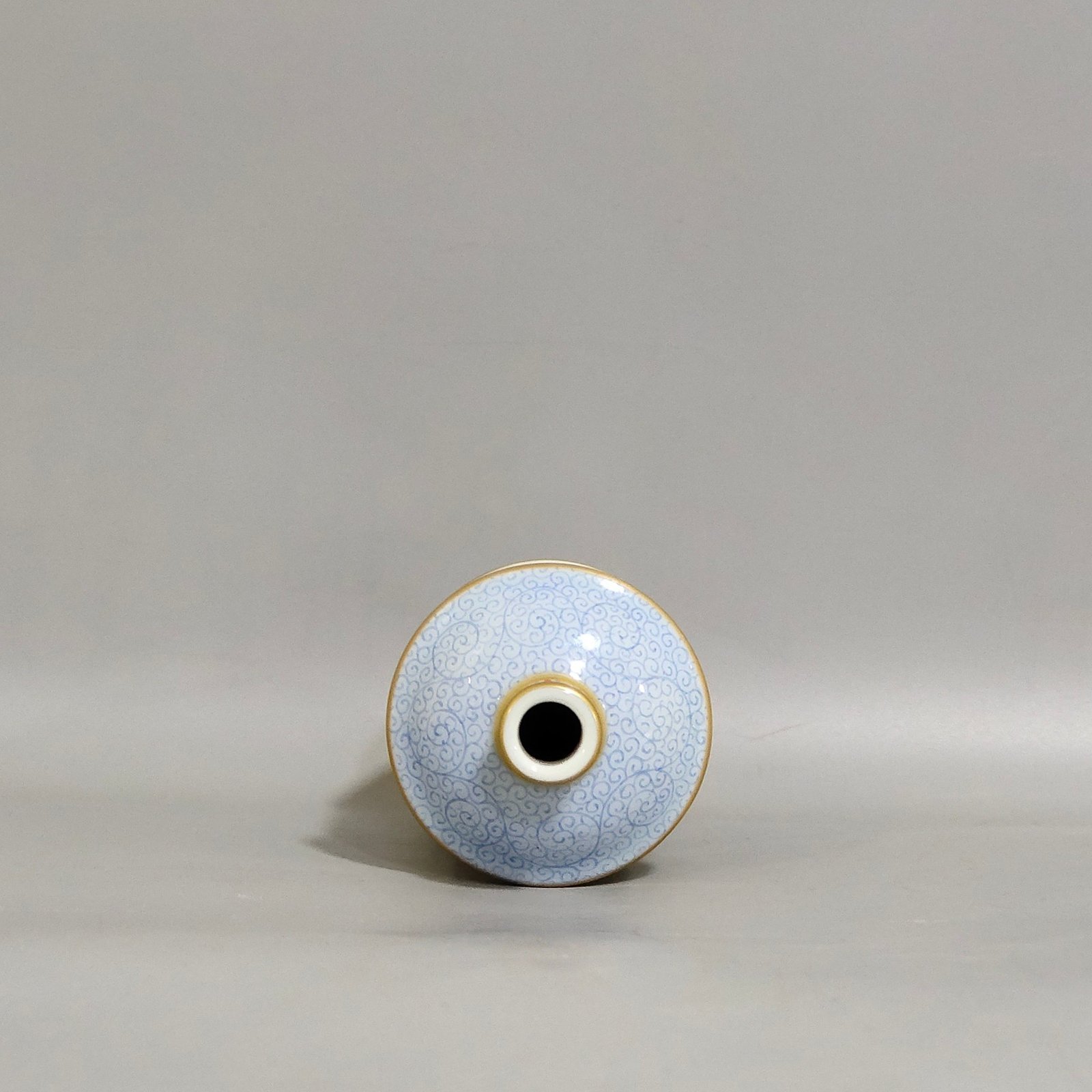 Qing Dynasty Qianlong landscape poem “Zhuanxin” snuff bottle