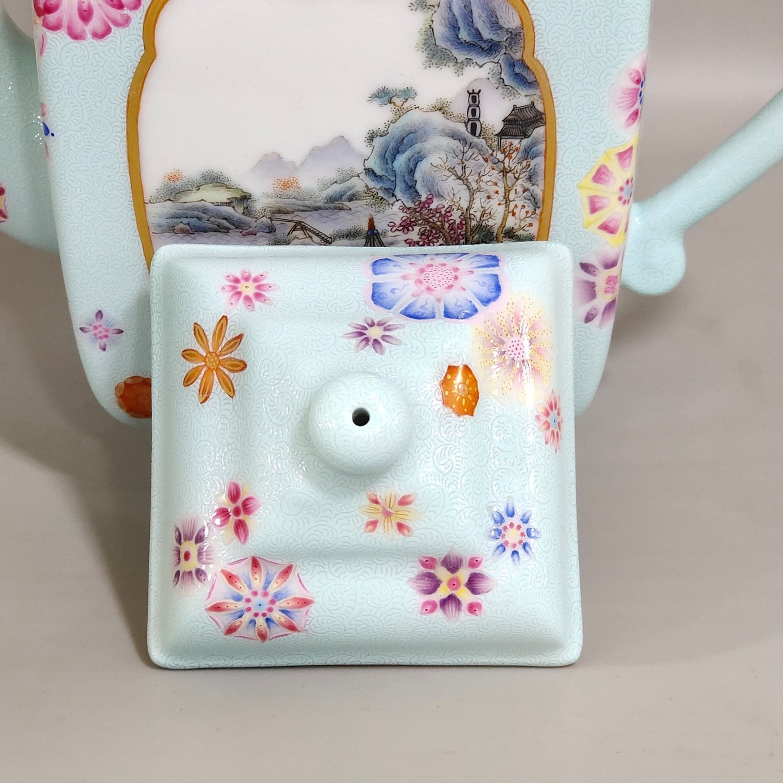 Qing Dynasty Qianlong Zadao leather ball flower window landscape teapot