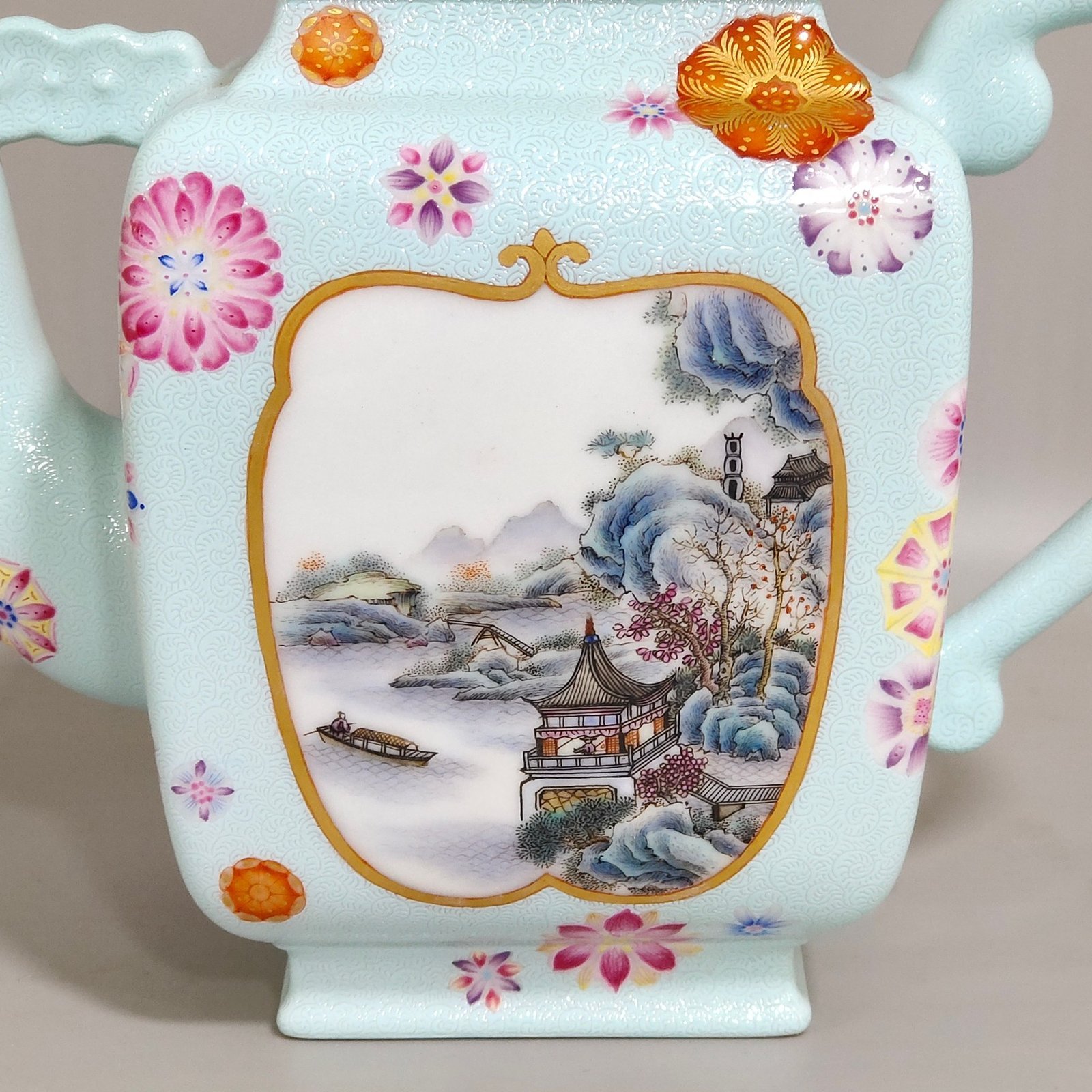 Qing Dynasty Qianlong Zadao leather ball flower window landscape teapot
