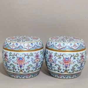 Qing Dynasty Qianlong carved flower and longevity jar with lid