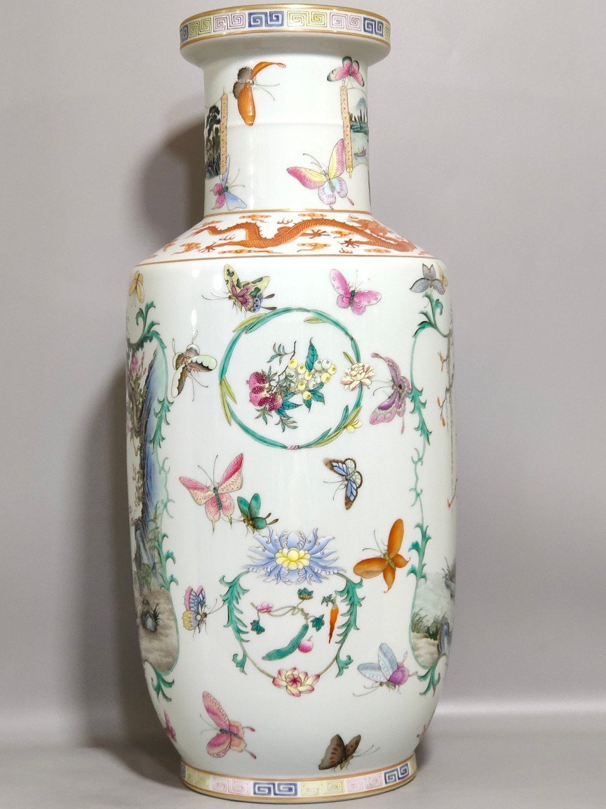 Qing Dynasty Qianlong A hammer vase granted