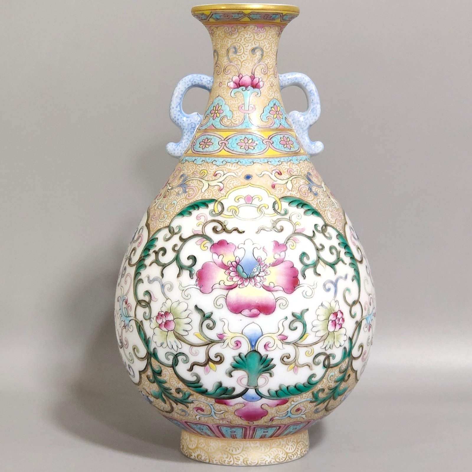Qing Dynasty Qianlong gold-painted amphora